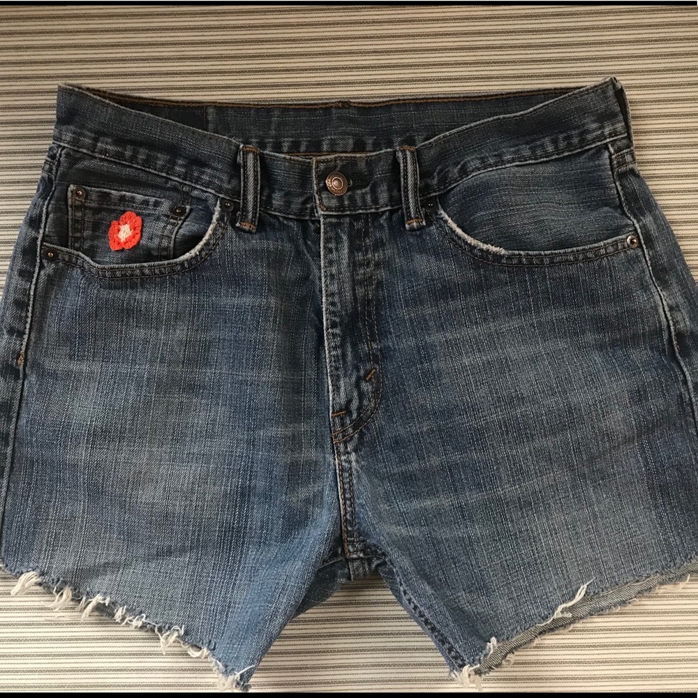 505 Levi’s cutoff shorts with custom embroidery